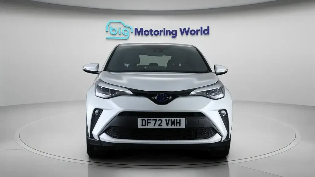 Używany Toyota C-HR 122 KM (89 kW) 2023 Biały SUV