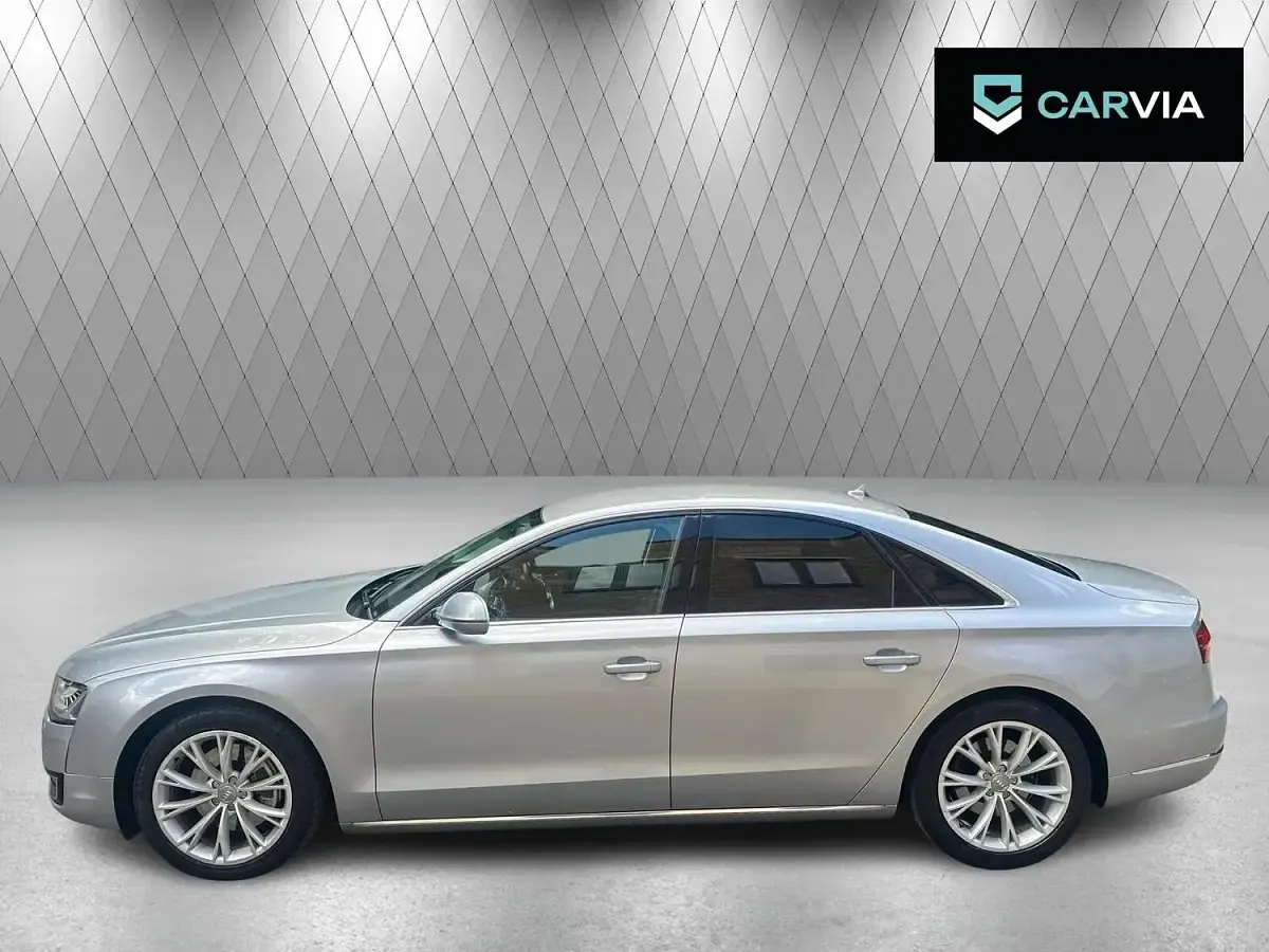 Used Audi A8 Comfort 262 HP (192 kW) 2017 Silver Sedan