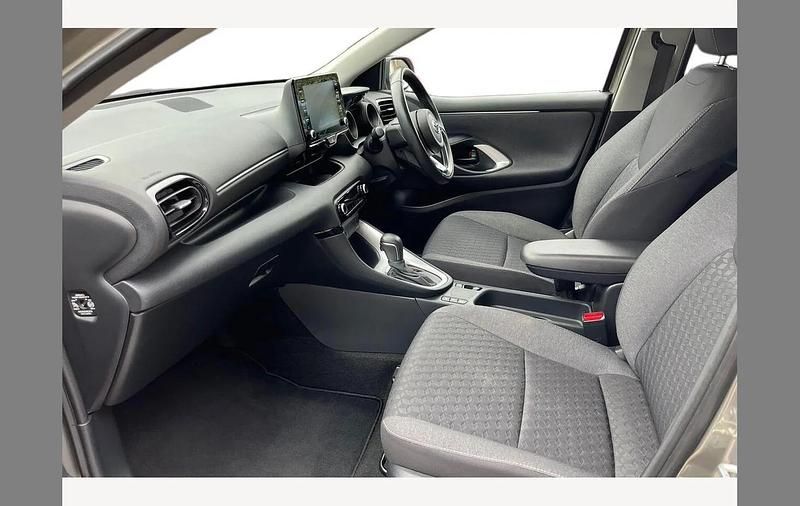 Used Toyota Yaris Hybrid Design 116 HP (85 kW) 2023 Other Hatchback