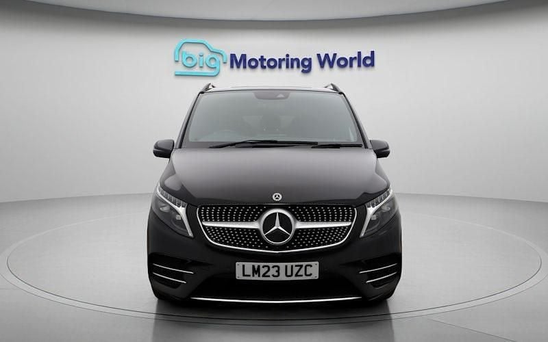 Used Mercedes V300 AMG line 237 HP (174 kW) 2023 Grey MPV