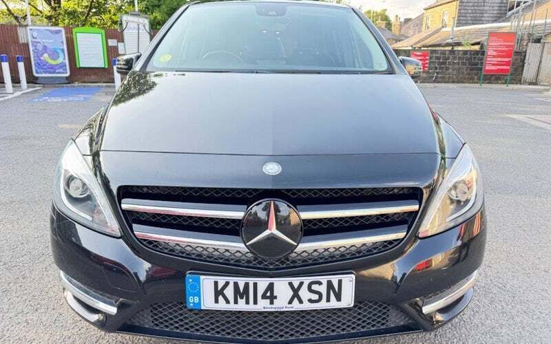Black Used 2014 Mercedes B180 MPV | £5,995 (Fair price) - Image 1/4