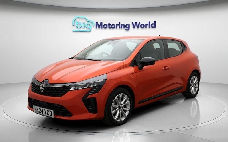 Used Renault Clio V Evolution 145 HP (106 kW) 2024 Orange Hatchback