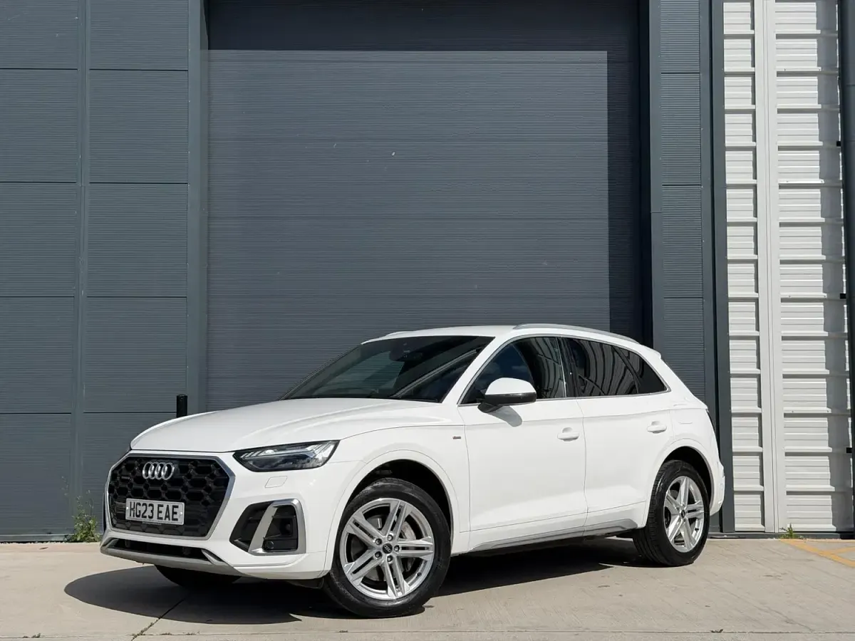 Used Audi Q5 S-Line 2023 White SUV