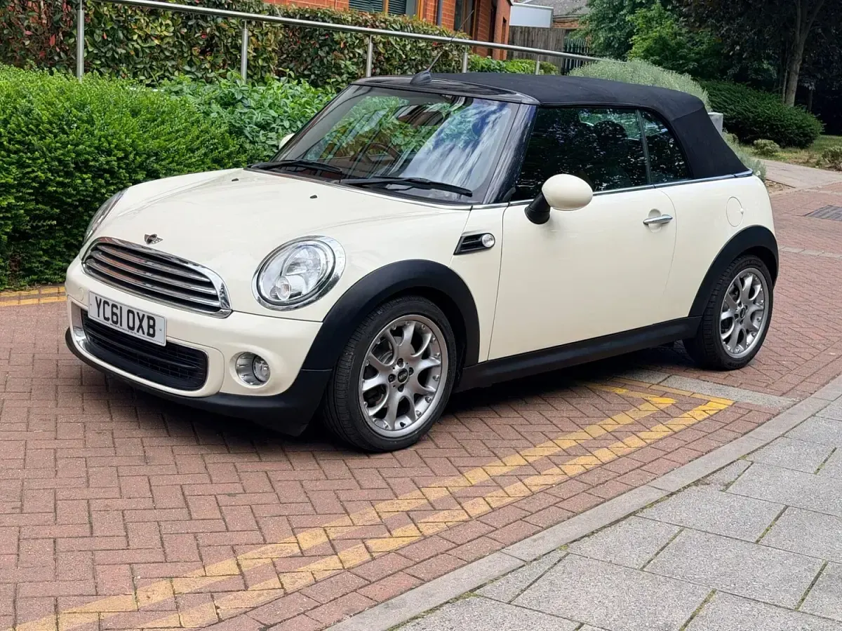 Used Mini ONE 98 HP (72 kW) 2011 White Hatchback