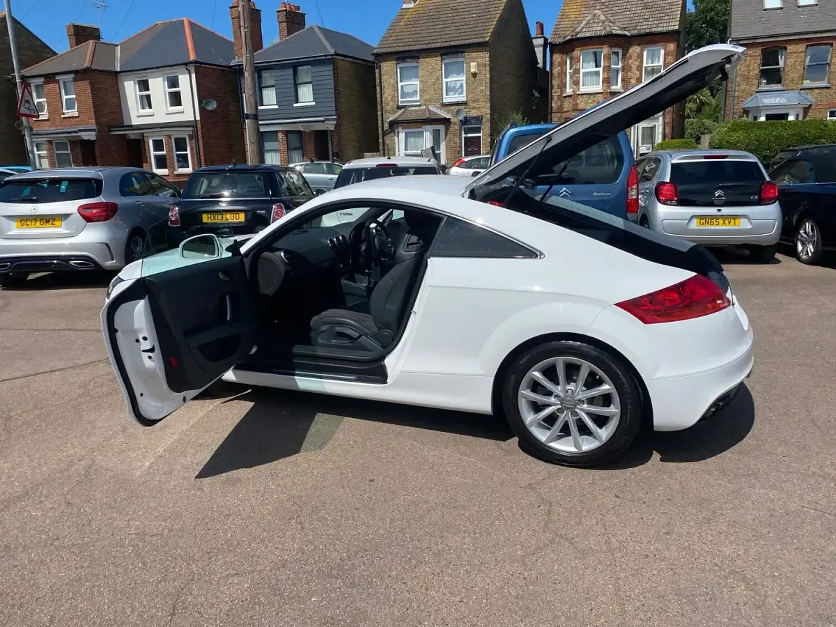 Used Audi TT Sport 160 HP (117 kW) 2012 White Coupe