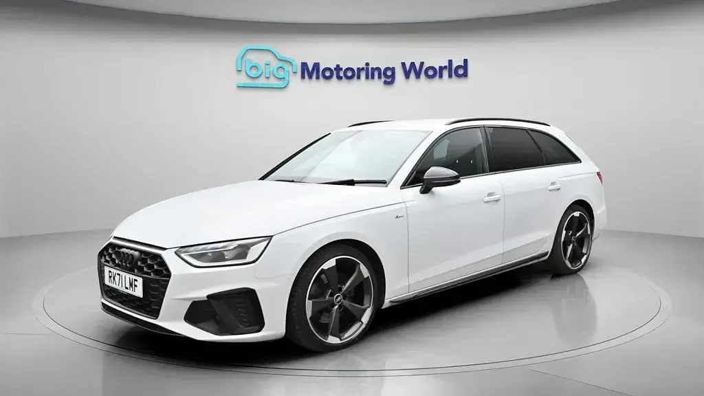 Usado Audi A4 Black Edition 163 CV (119 kW) 2021 Blanco Familiar