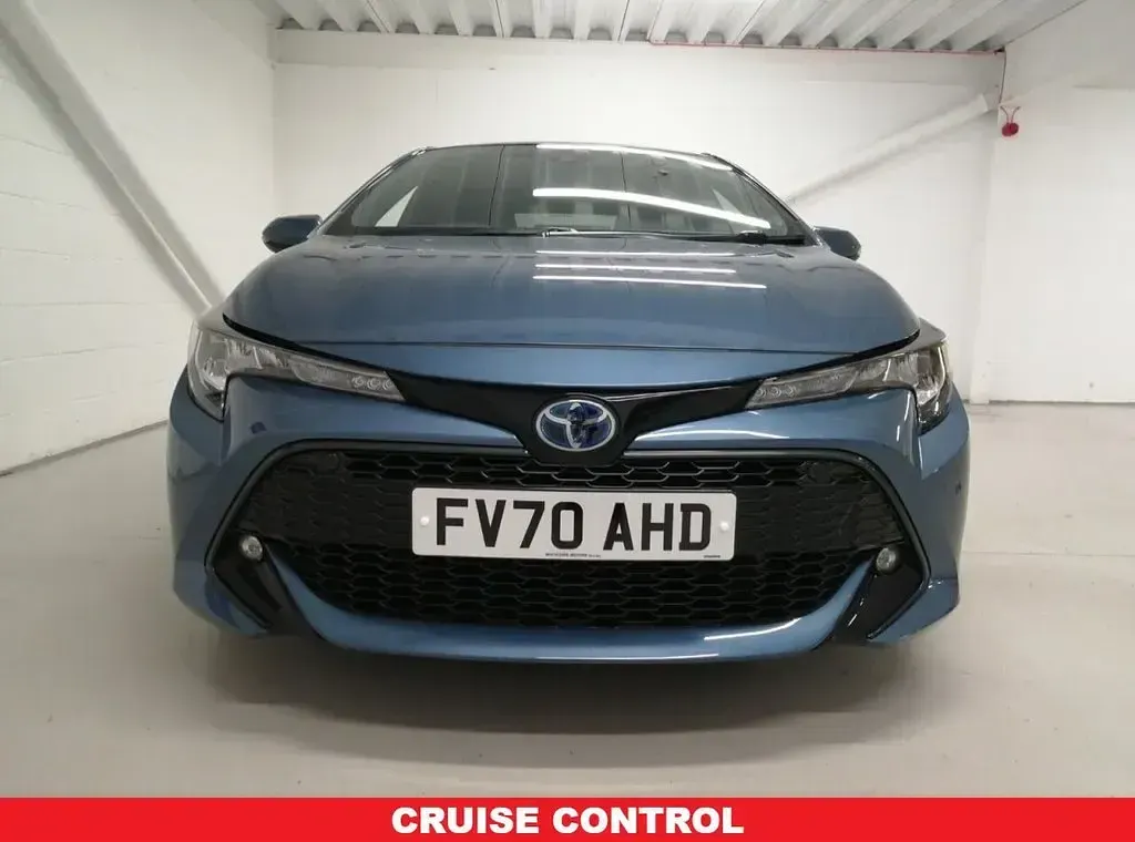 Used Toyota Corolla Design 122 HP (89 kW) 2020 Blue Hatchback