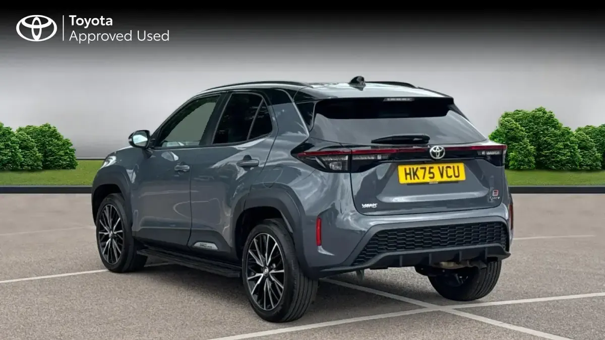 New Toyota Yaris Hybrid Sport 131 HP (96 kW) 2025 Decuma grey SUV