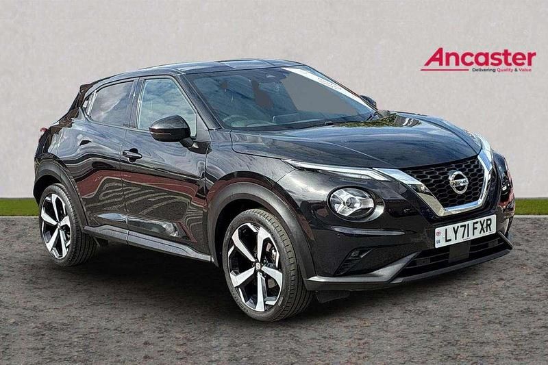 Pearl black Used 2022 Nissan Juke Tekna SUV | £14,775 (Fair price) - Image 1/4