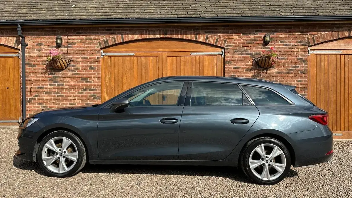 Used Seat Leon FR 147 HP (108 kW) 2022 Grey Estate
