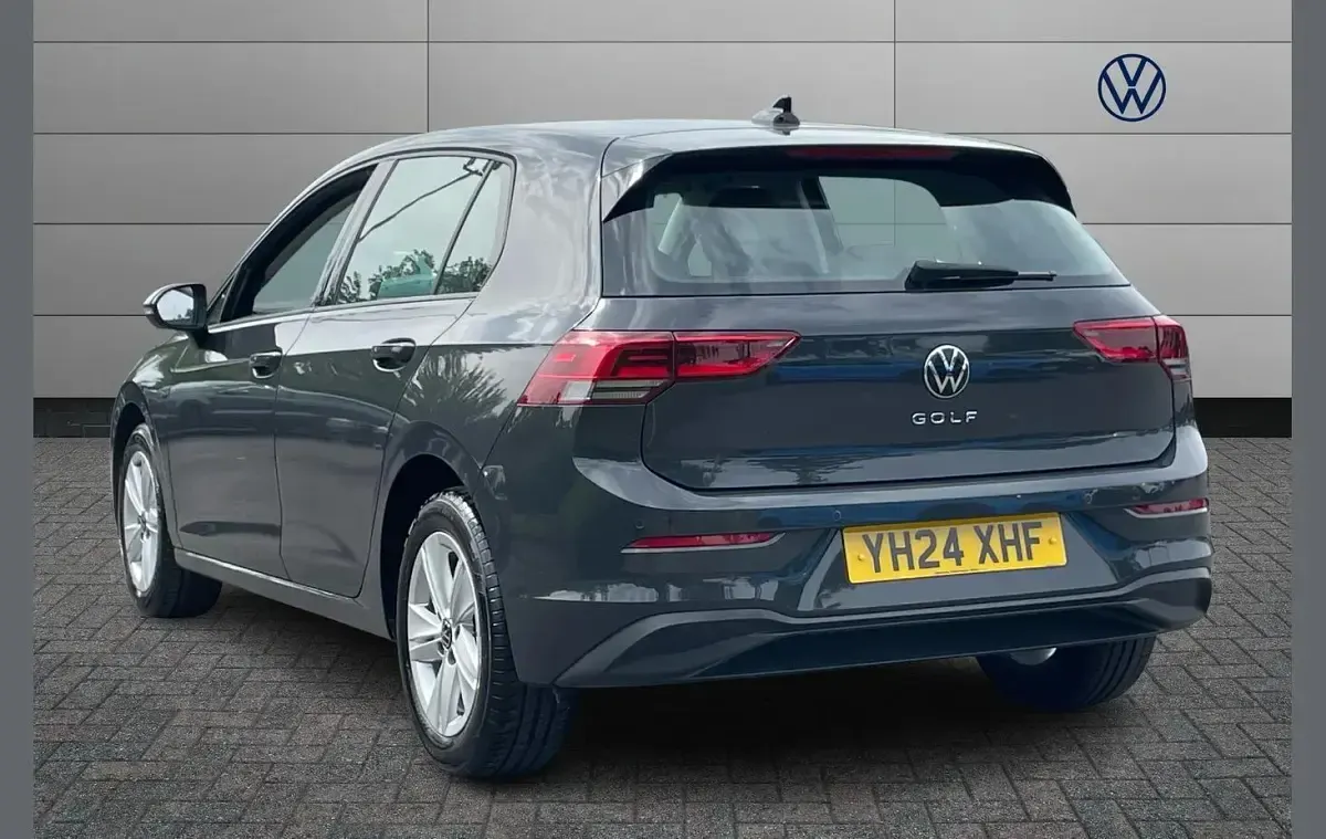 Used VW Golf VIII Life 130 HP (95 kW) 2024 Grey Hatchback