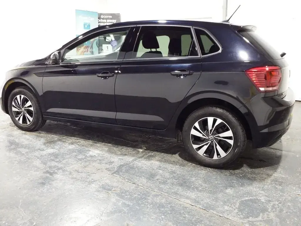 Begagnad VW Polo Match 95 HK (69 kW) 2021 Svart Halvkombi