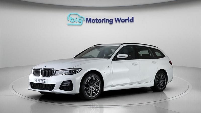 Used BMW 330e M Sport 292 HP (214 kW) 2021 White Estate