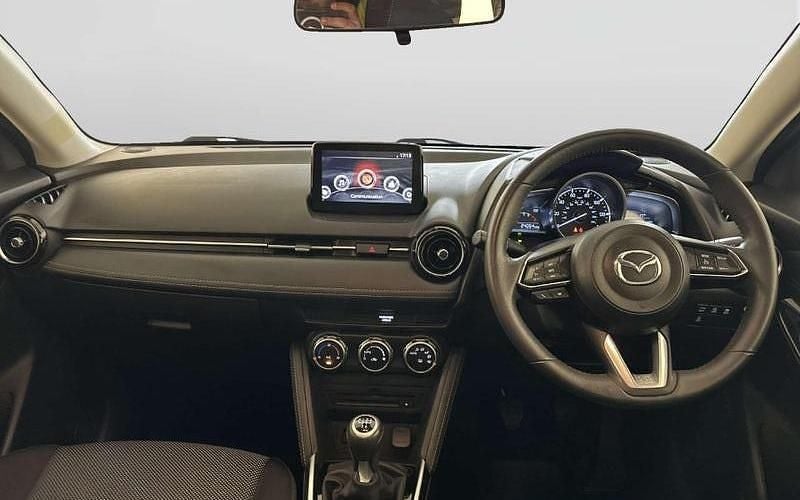 Used Mazda 2 Inclusive 90 HP (66 kW) 2019 White Hatchback