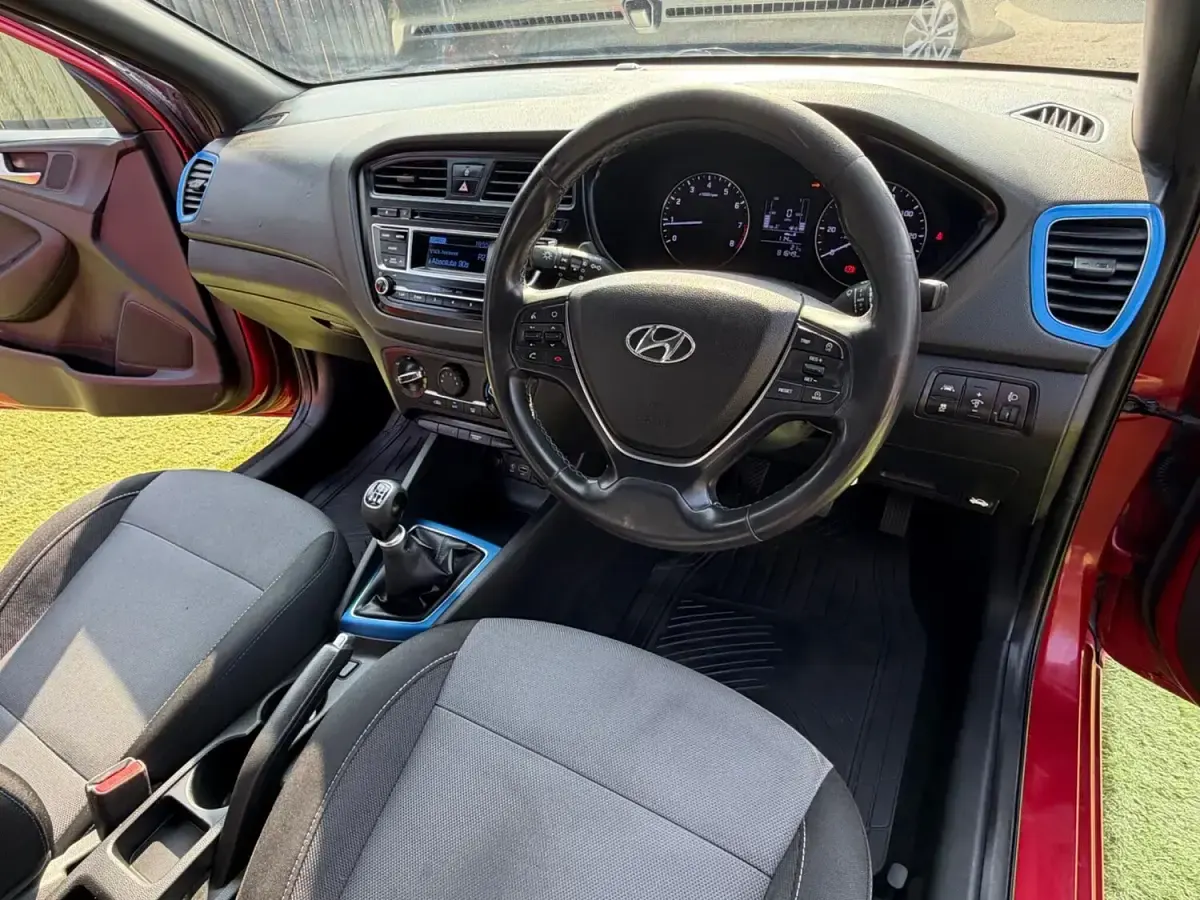 Used Hyundai i20 Edition 84 HP (61 kW) 2016 Red Hatchback