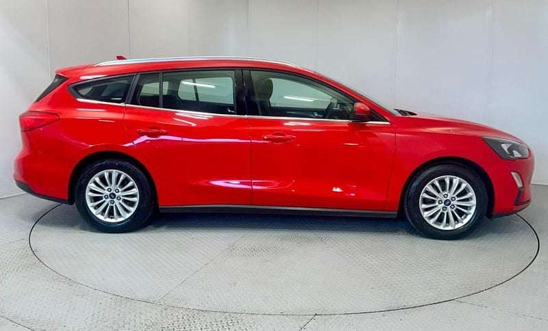 Used Ford Focus Titanium 125 HP (91 kW) 2020 Red Estate