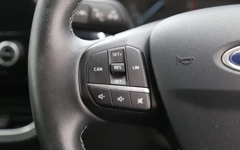 Used Ford Fiesta Active 101 HP (74 kW) 2019 Red Hatchback