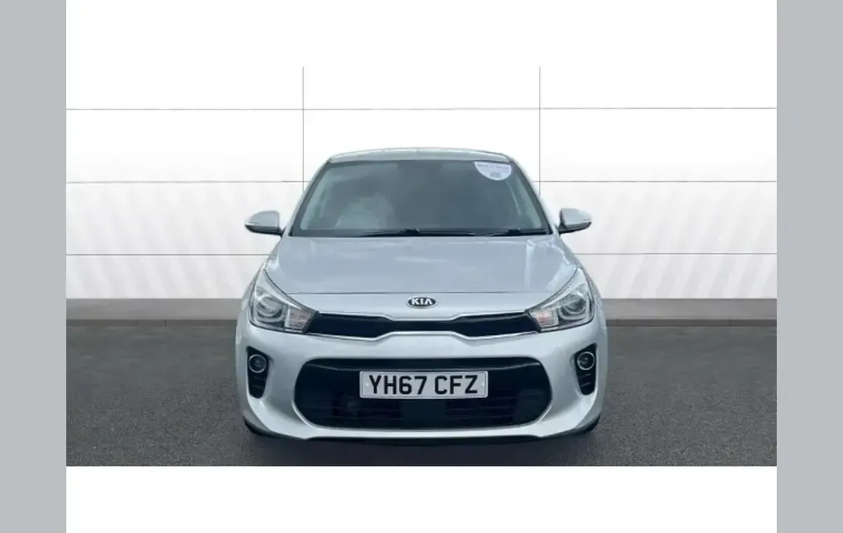 Used Kia Rio 98 HP (72 kW) 2017 Silver Hatchback