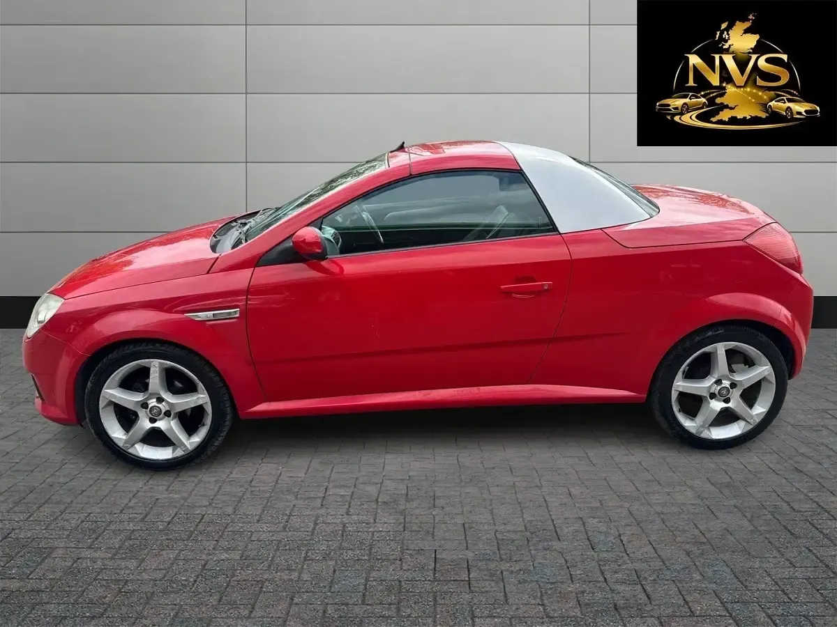 Used Vauxhall Tigra 90 HP (66 kW) 2007 Red Cabriolet