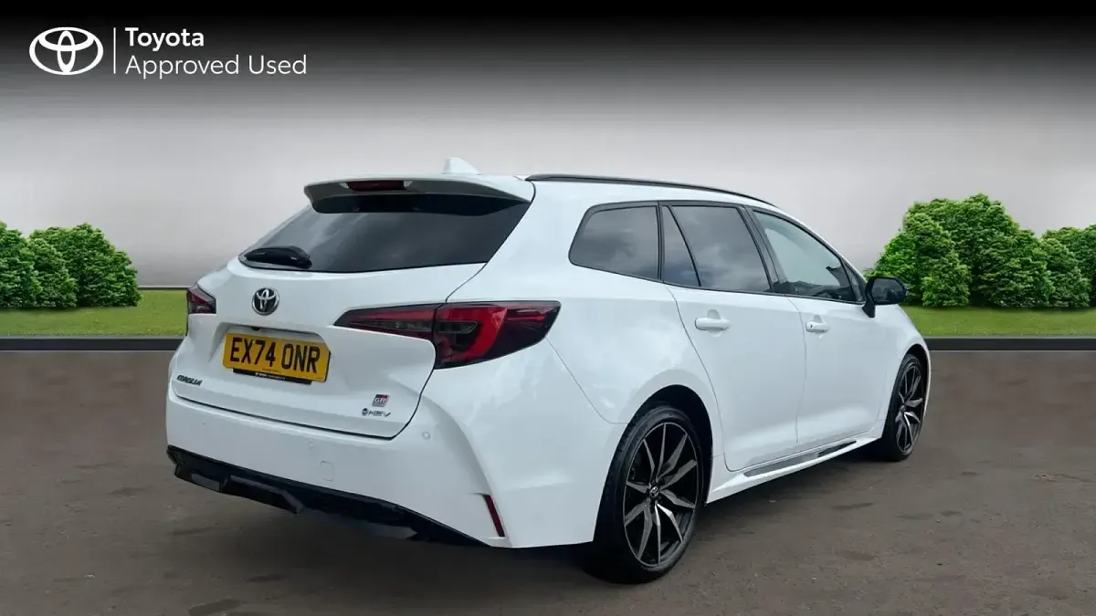 Used Toyota Corolla Sport 140 HP (102 kW) 2025 White Estate