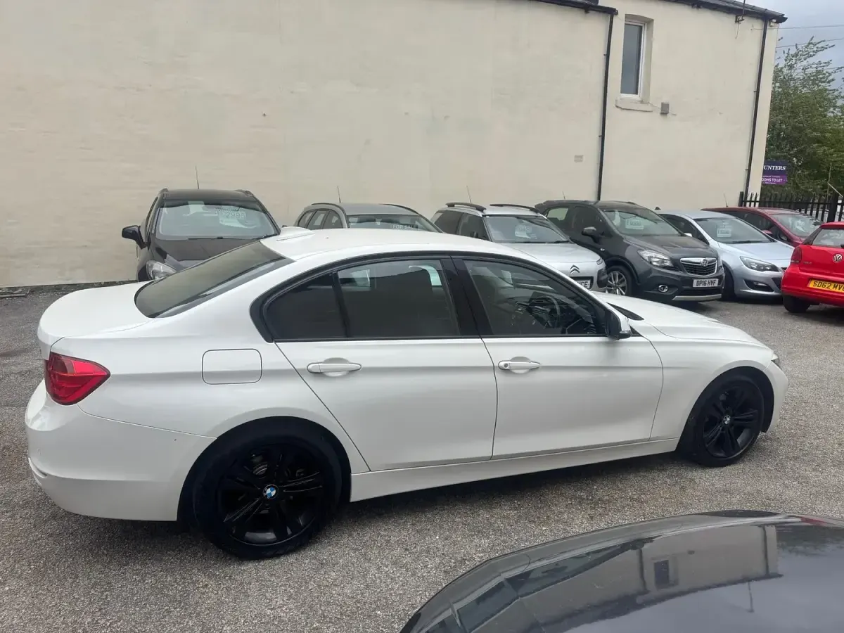 Used BMW 320 Sport Line 184 HP (135 kW) 2014 White Sedan
