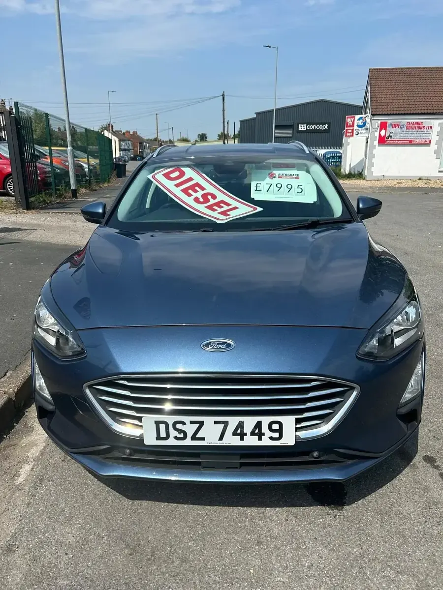 Used Ford Focus Titanium 120 HP (88 kW) 2019 Blue Estate