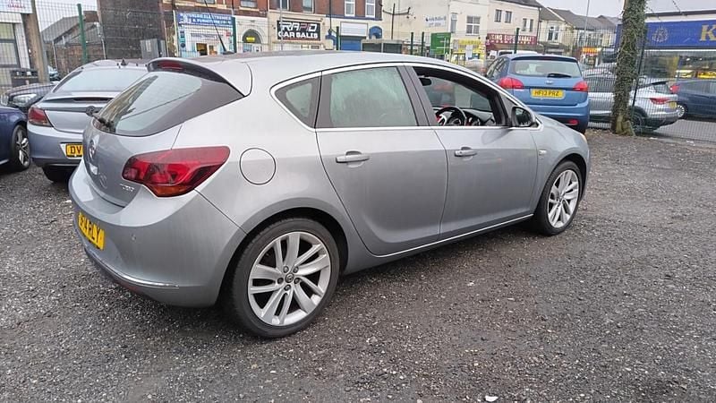 Used Vauxhall Astra SRi 2014 Silver Hatchback