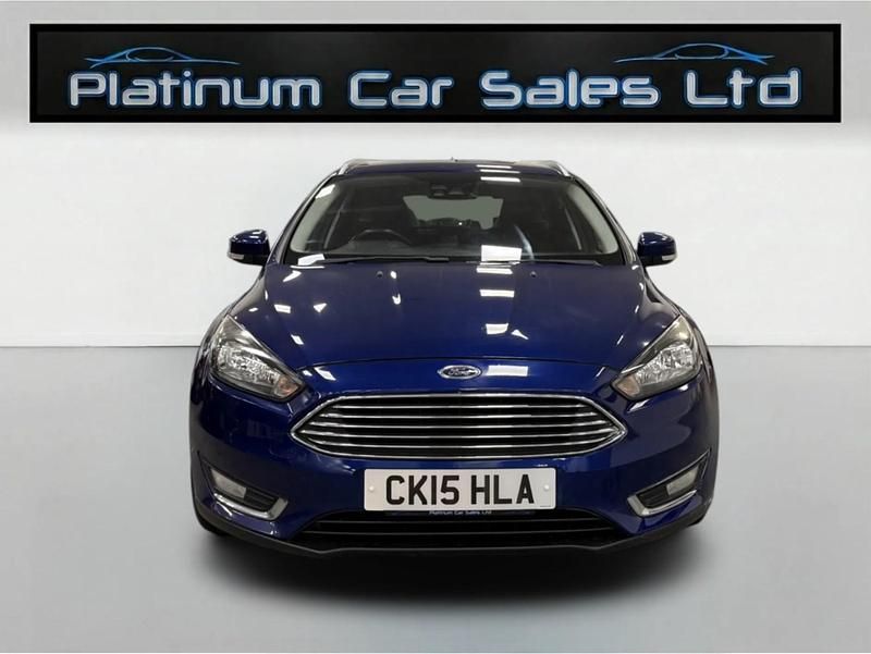 Usado Ford Focus Titanium 115 HP (84 kW) 2015 Azul Carrinha