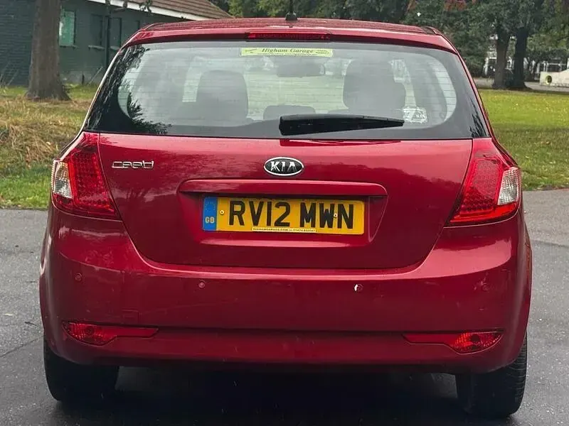 Used Kia Ceed 124 HP (91 kW) 2012 Red Hatchback
