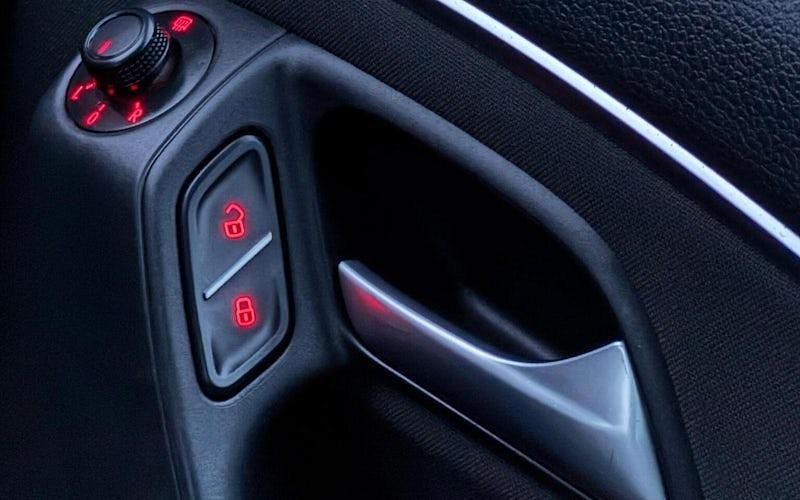 Used VW Polo Match 90 HP (66 kW) 2016 Blue Hatchback