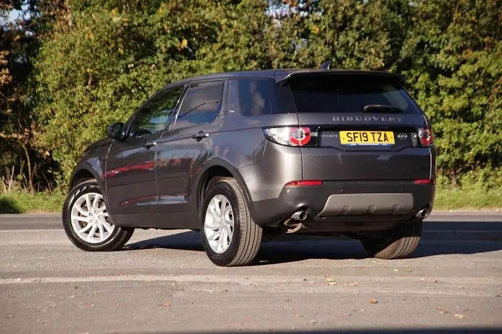 Used Land Rover Discovery Sport SE 180 HP (132 kW) 2019 Grey SUV