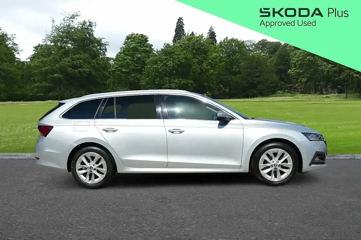 Used Skoda Octavia SE L 147 HP (108 kW) 2021 Silver Estate
