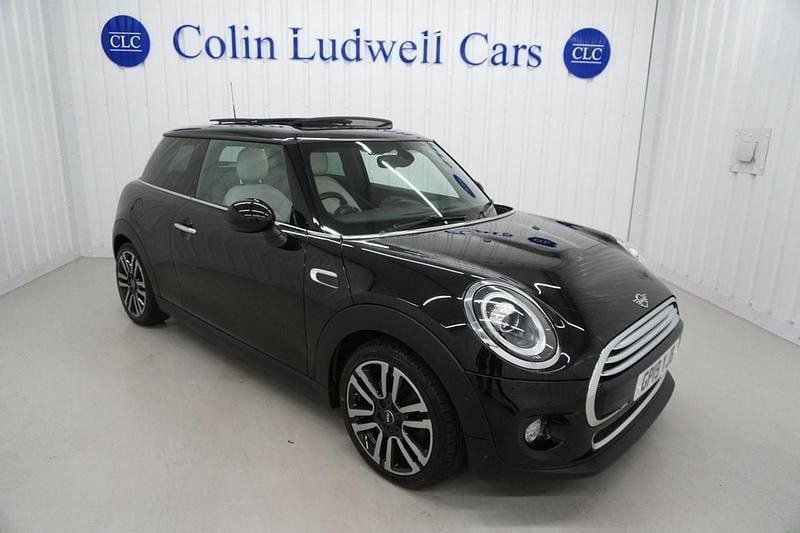 Black Used 2019 Mini Cooper Exclusive Hatchback | £14,650 (Expensive) - Image 1/4
