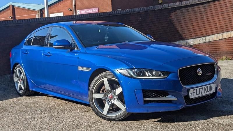 Used Jaguar XE R-Sport 180 HP (132 kW) 2017 Blue Sedan