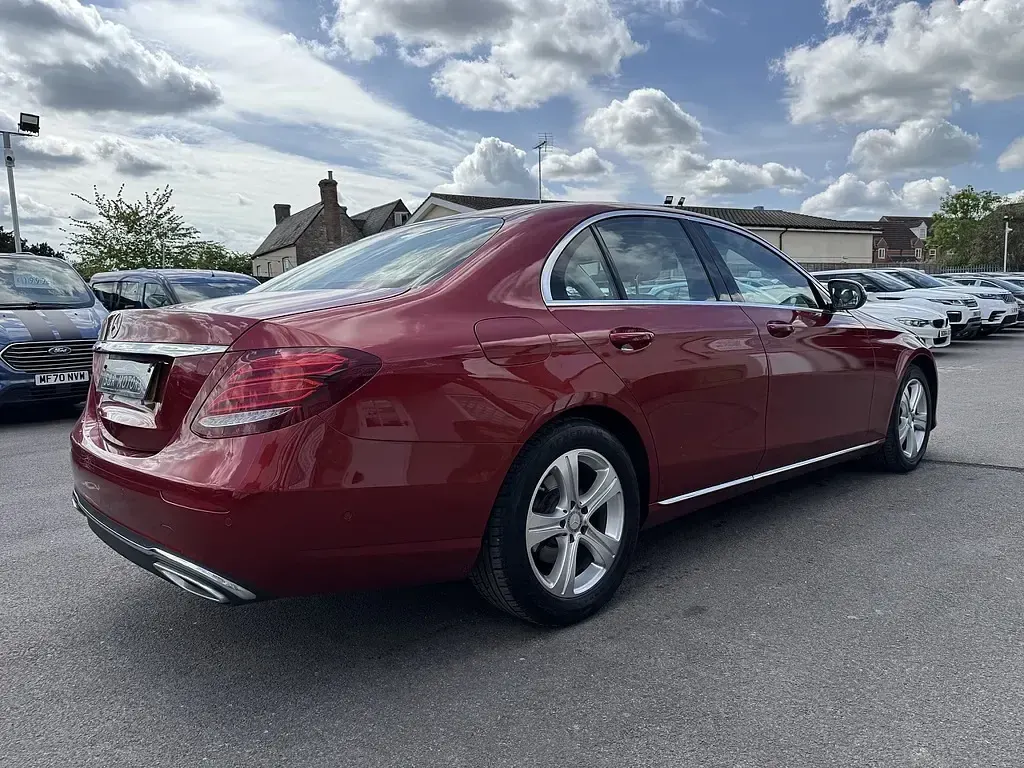 Used Mercedes E220 SE 191 HP (140 kW) 2016 Red Sedan