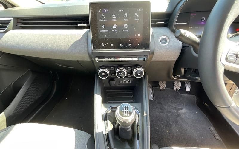 Begagnad Renault Clio V Evolution 90 HK (66 kW) 2025 Halvkombi