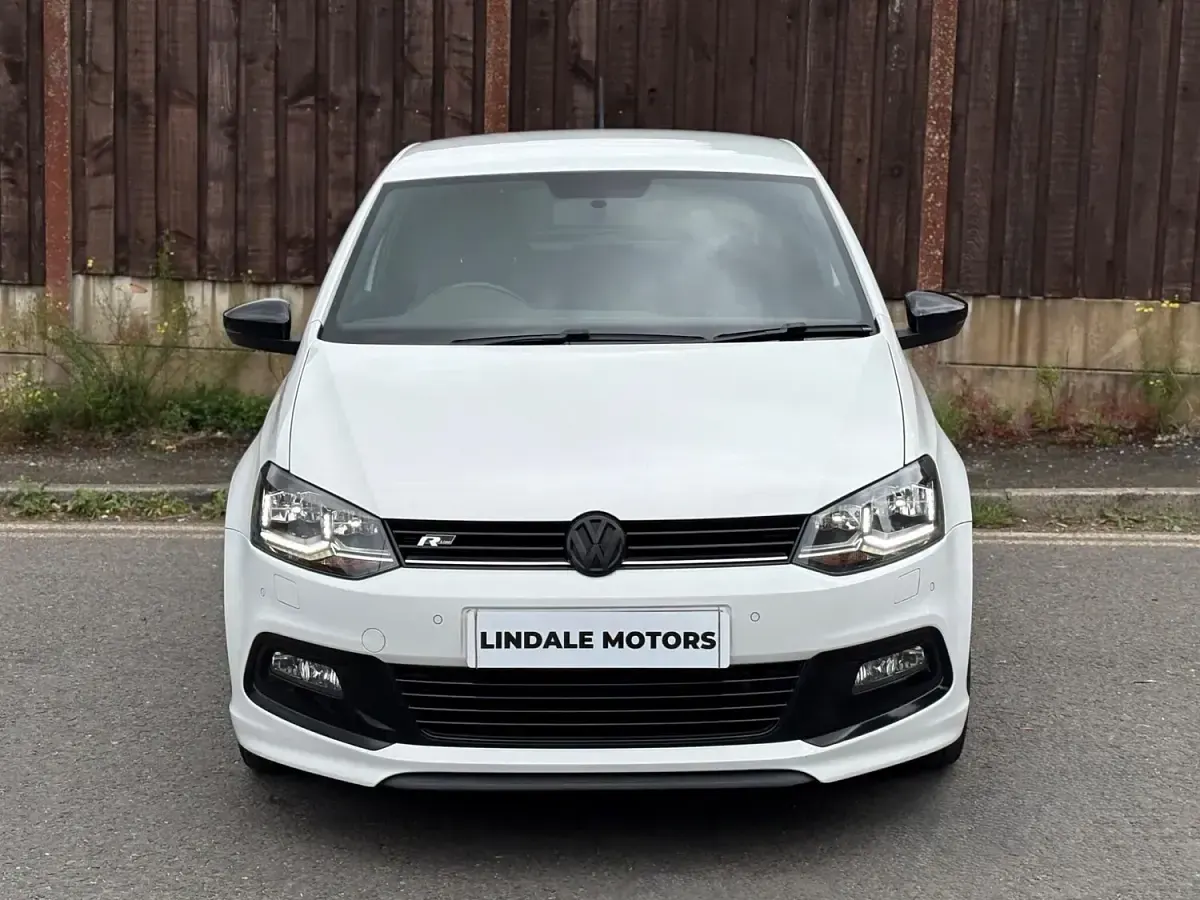 Used VW Polo R-line 110 HP (80 kW) 2016 White Hatchback