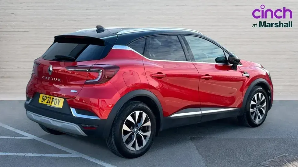 Used Renault Captur Version S 160 HP (117 kW) 2021 Red and black SUV