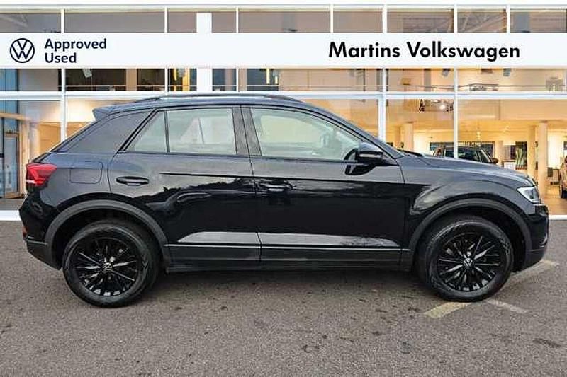 Used VW T-Roc Life 150 HP (110 kW) 2022 Black SUV