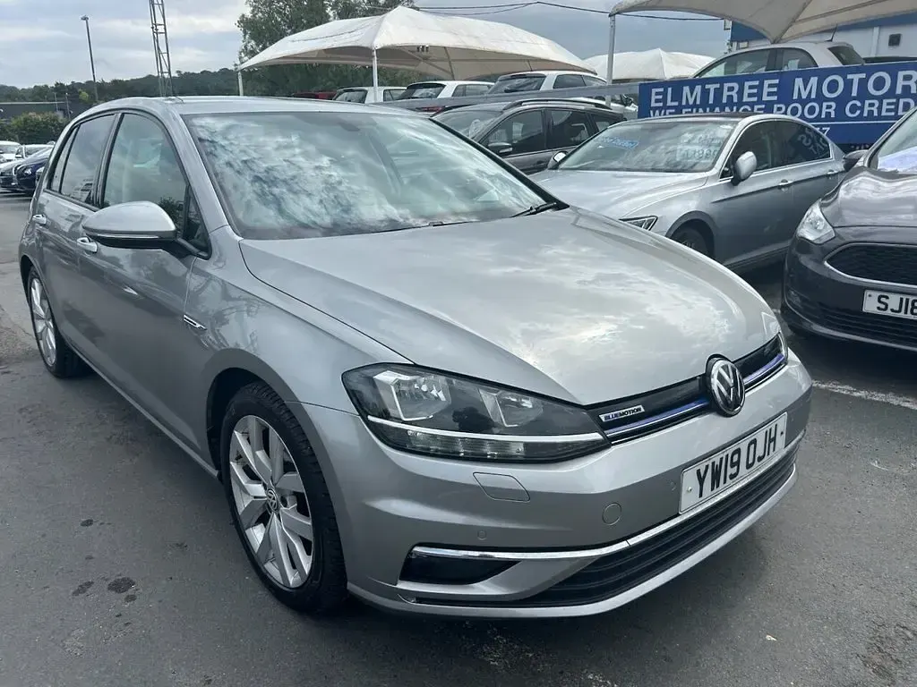 Used VW Golf VII Match 130 HP (95 kW) 2019 Silver Hatchback