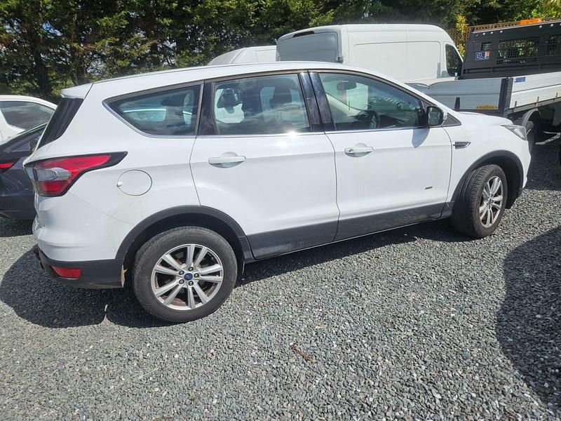 Used Ford Kuga Zetec 150 HP (110 kW) 2018 White SUV