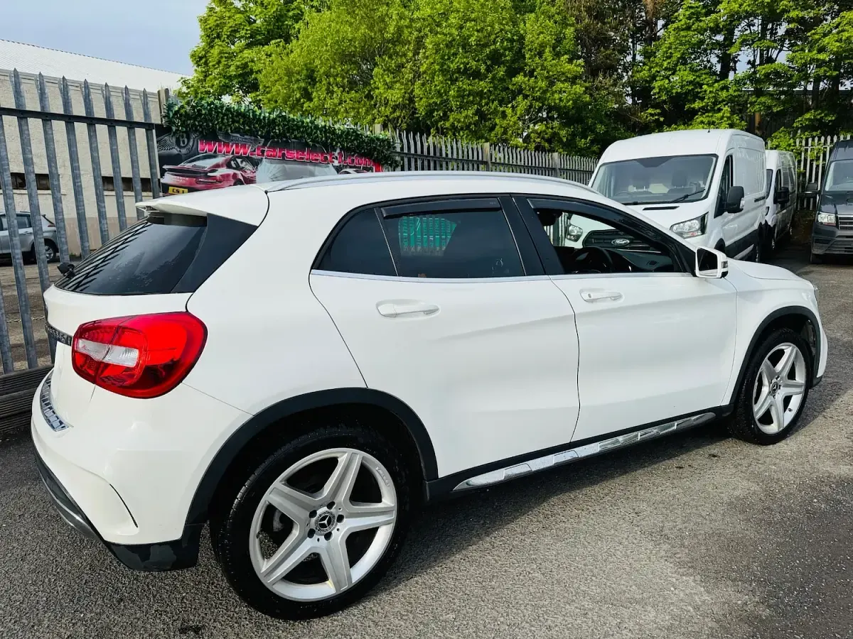 Used Mercedes GLA200 AMG line 136 HP (100 kW) 2018 White SUV