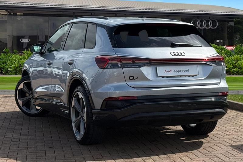 Used Audi Q4 e-tron Black Edition 150 kW (204 HP) 2025 Silver SUV