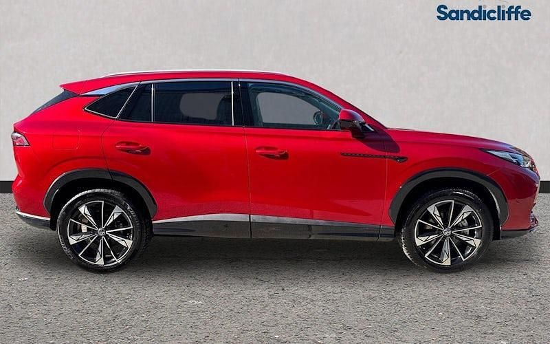 Used MG HS Trophy 170 HP (125 kW) 2024 Tri coat  dynamic red SUV