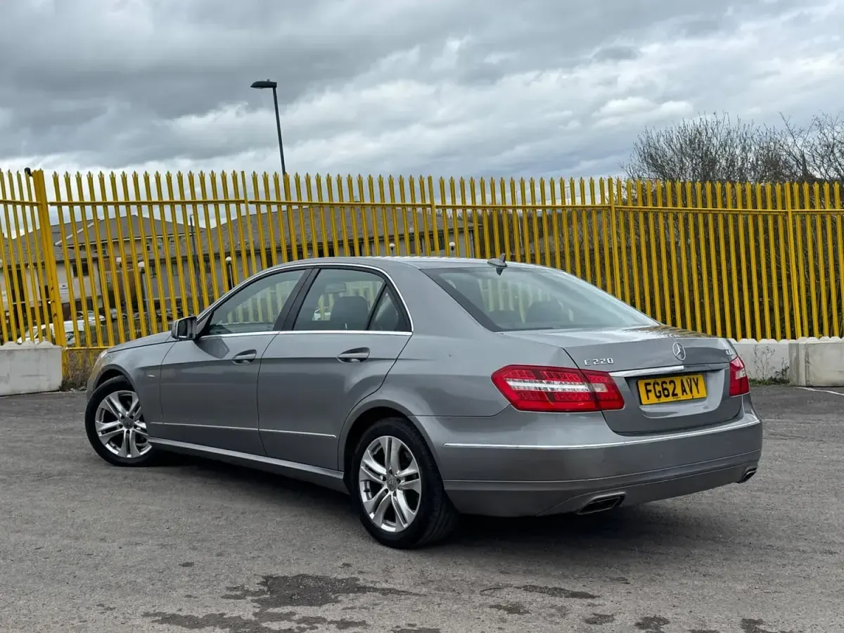 Used Mercedes E220 Executive 170 HP (125 kW) 2012 Silver Sedan