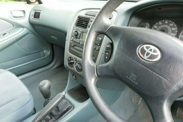Used Toyota Avensis 147 HP (108 kW) 2001 Hatchback