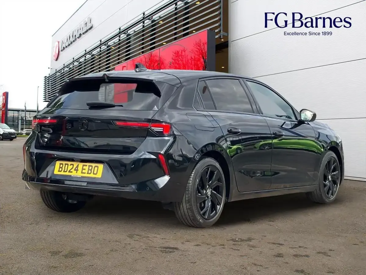 Used Vauxhall Astra S 128 HP (94 kW) 2024 Black Hatchback