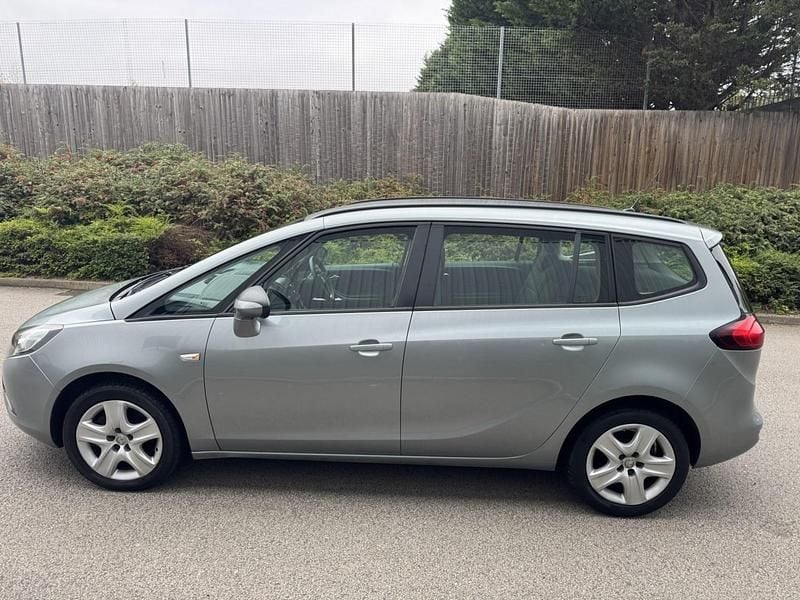 Used Vauxhall Zafira Tourer 130 HP (95 kW) 2014 Silver MPV
