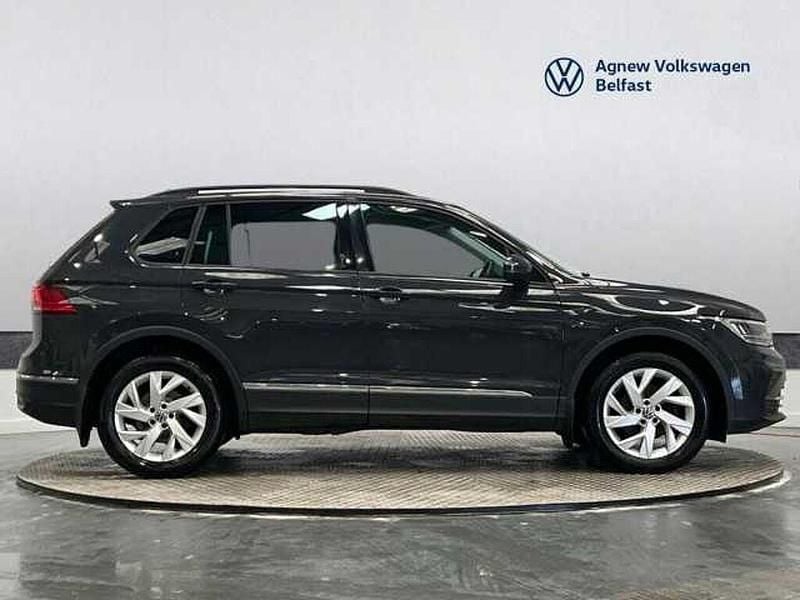 Used VW Tiguan Life 130 HP (95 kW) 2022 Grey SUV