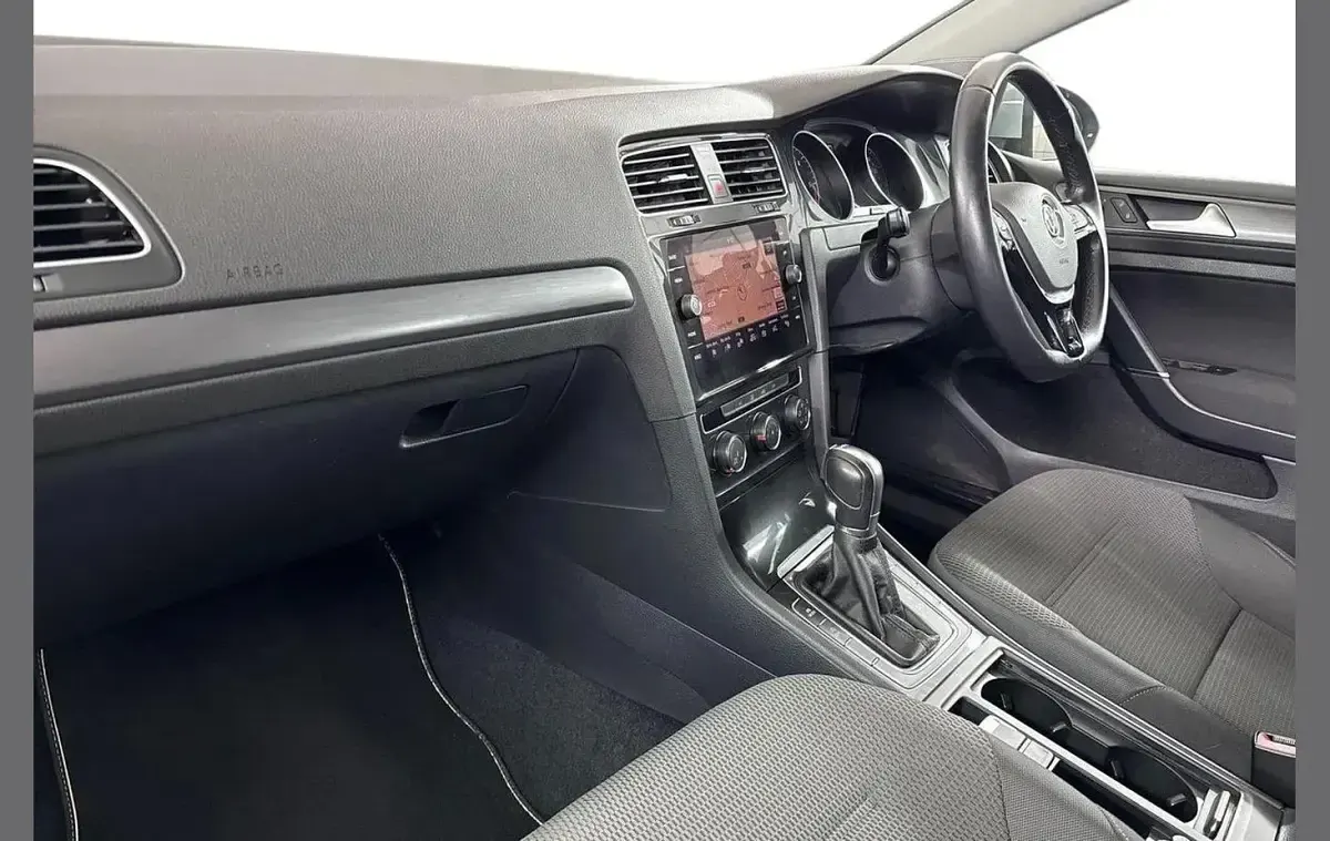 Used VW Golf VII SE 150 HP (110 kW) 2019 Silver Hatchback